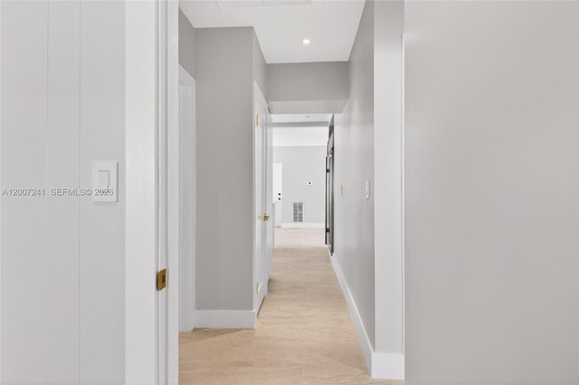 Building Photo - 1250 NE 133rd St