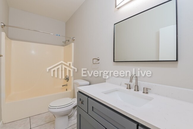 Building Photo - 149 W Lee St