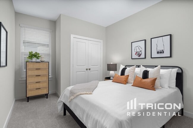 Building Photo - 2517 Finch Holw Dr
