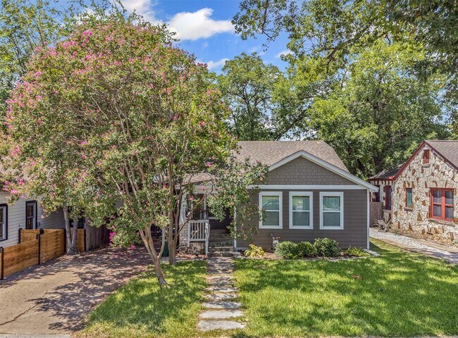 Building Photo - 4702 Rosedale Ave