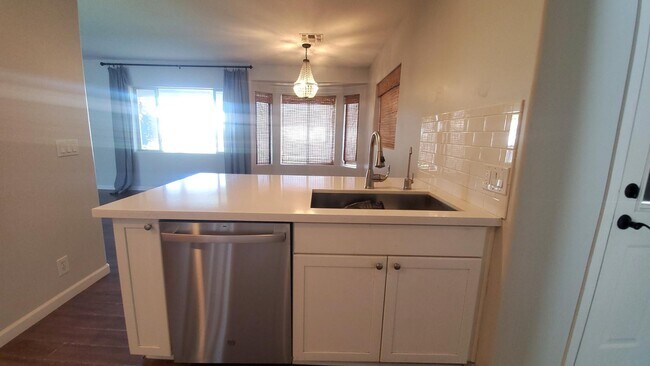 Building Photo - 4128 N 46th Pl