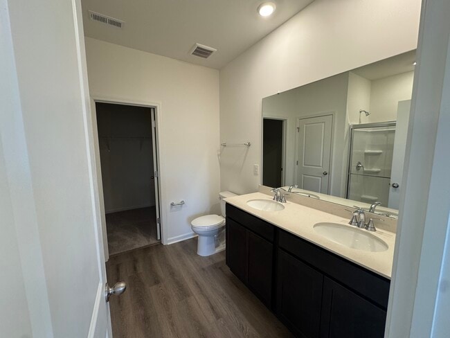 Building Photo - 2136 Norwood Ct