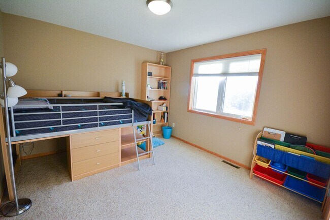 Building Photo - Incredible home in desirable Hart Farms location!