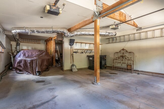 Building Photo - 283 Monterey Pine Rd