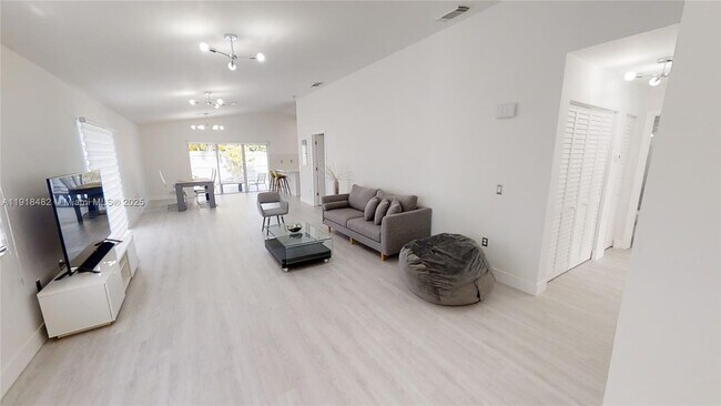 Building Photo - 3834 SW 149th Pl