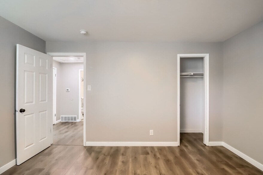 Building Photo - 3341 Olive St