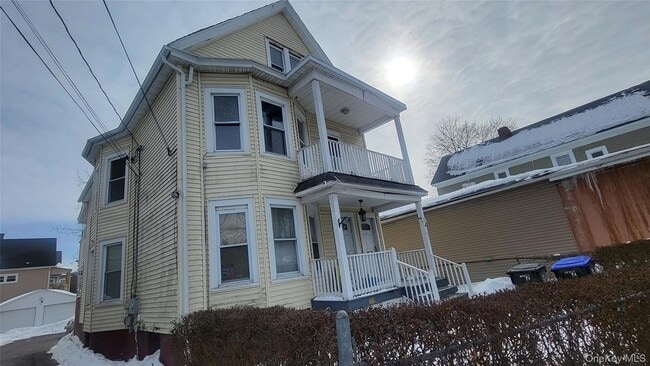 Building Photo - 107 Smith St