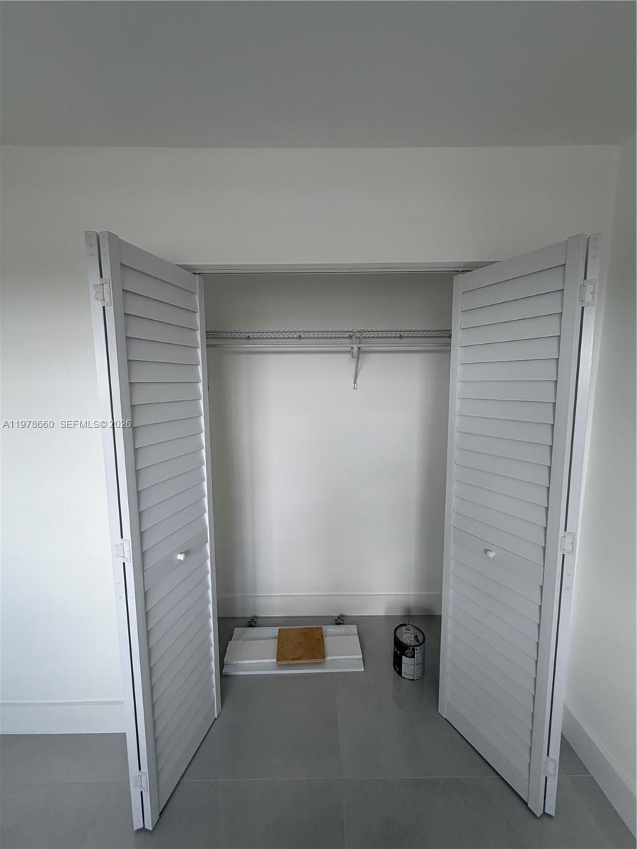 Building Photo - 6070 W 19th Ave