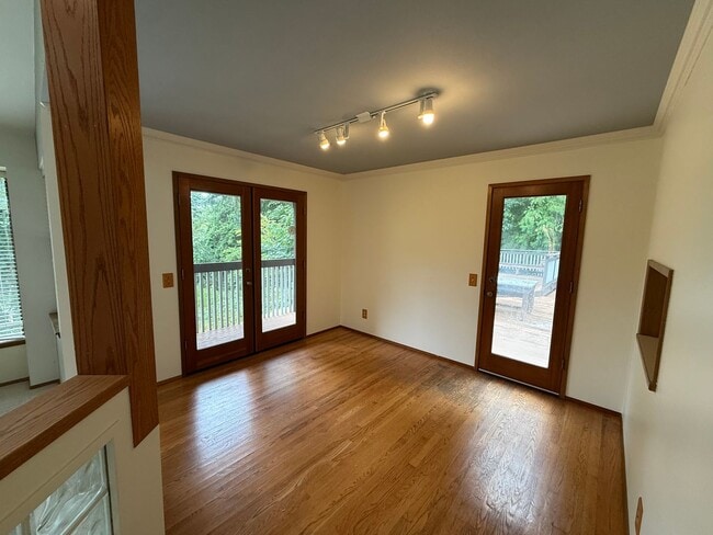Building Photo - Beautiful Spacious Home in Mukilteo