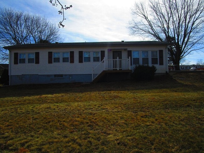 Building Photo - 465 Underwood St