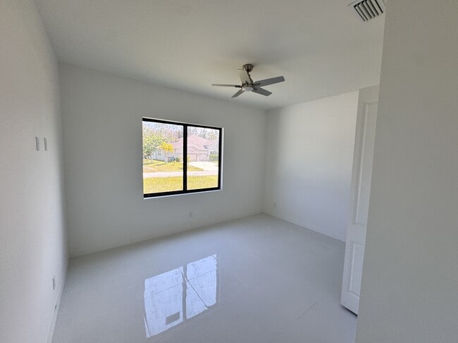 Building Photo - 4012 NW 22nd St