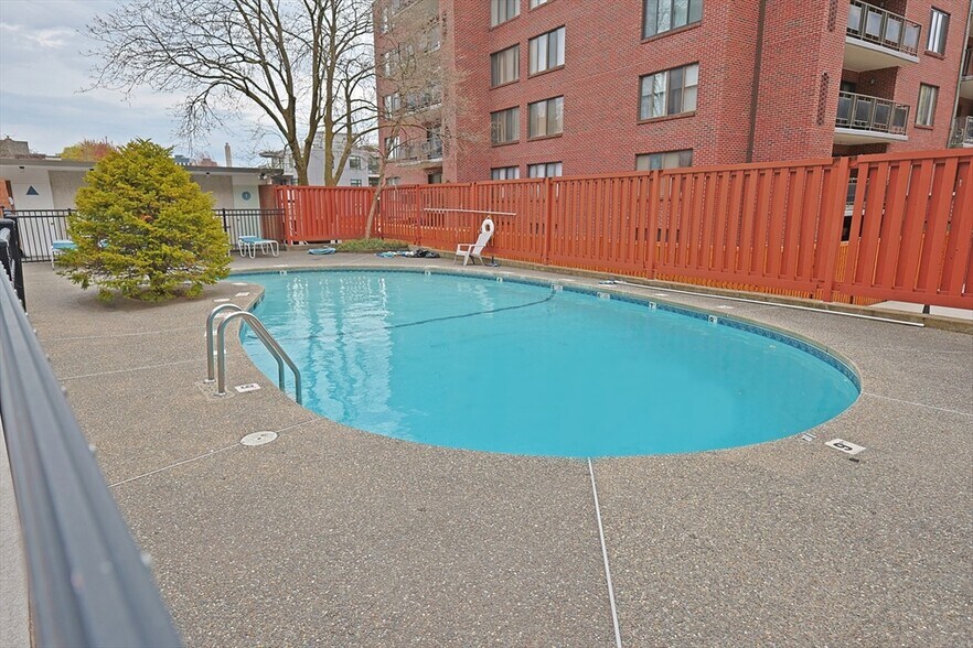Building Photo - 45 Longwood Ave