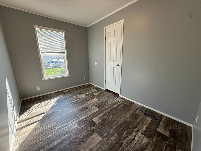 Building Photo - 11853 Cascade Cir