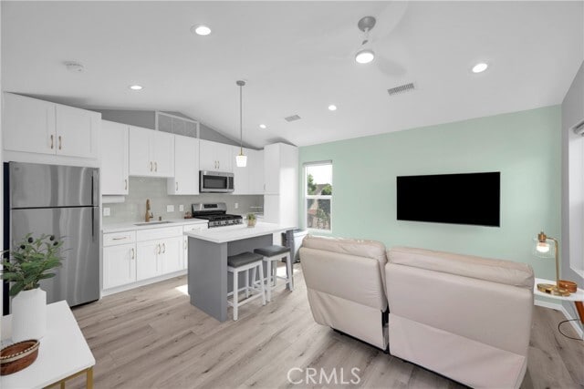 Building Photo - 17764 La Entrada Dr