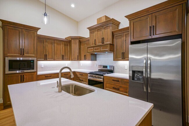 Building Photo - 3Bd/2Ba Single Story Home - Available Soon!