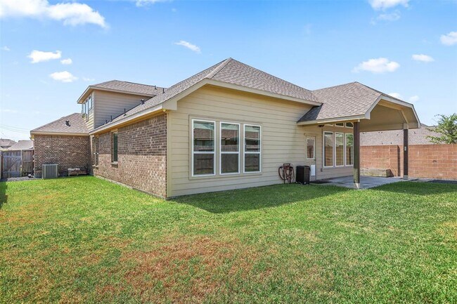 Building Photo - 2701 Bayrose Dr