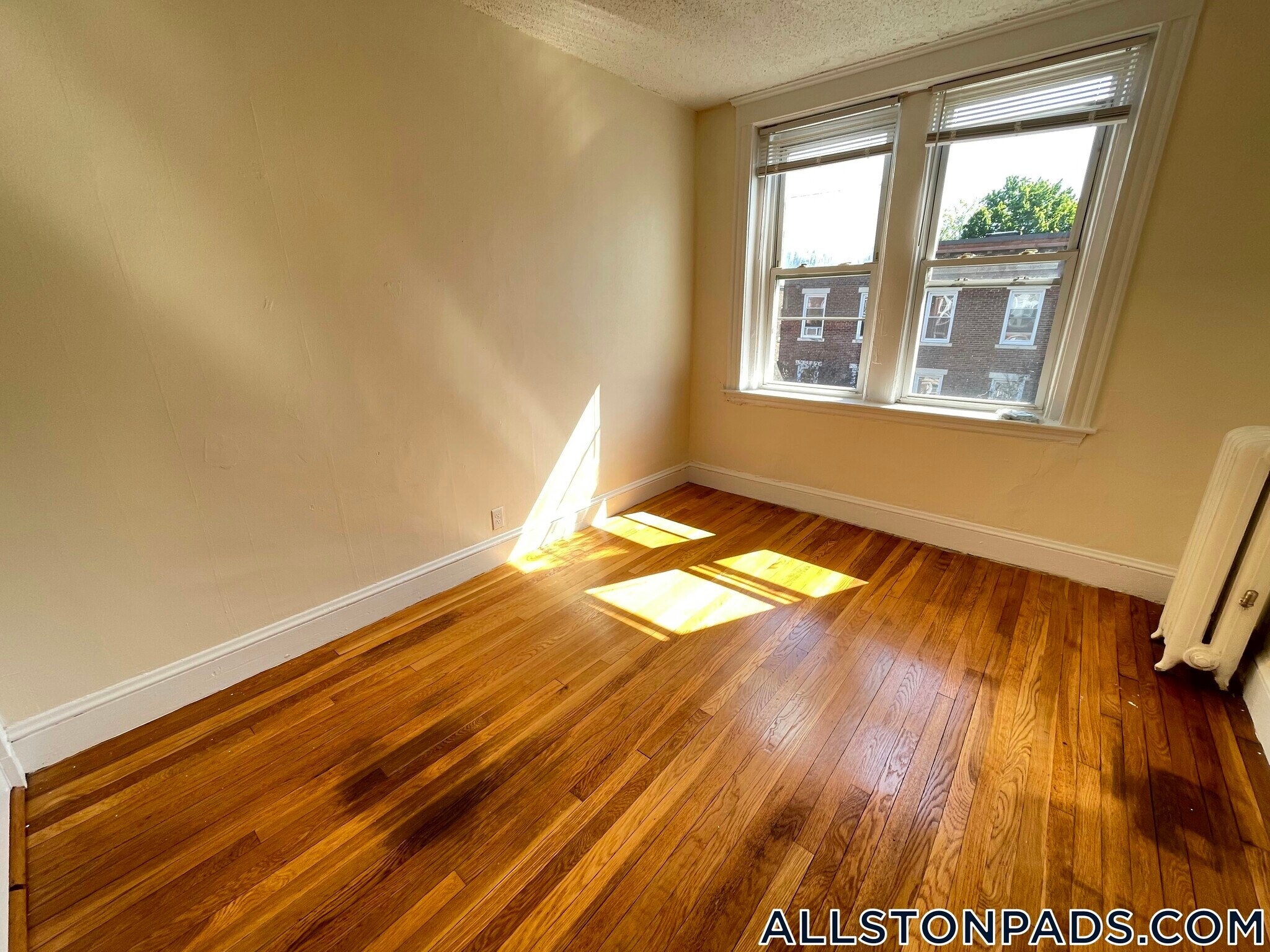 Building Photo - 5 Barrows St