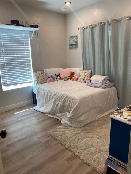 Building Photo - 5097 Laureston Way