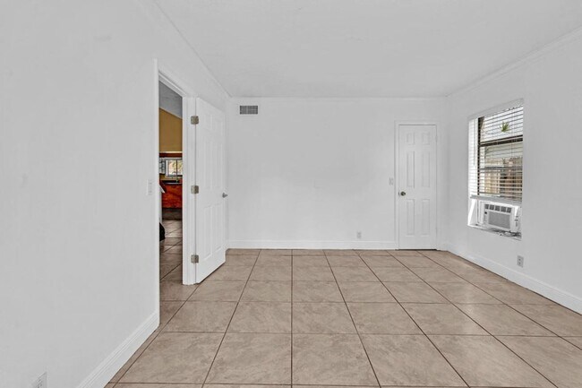 Building Photo - Beautiful 3 bedroom 2 bathroom Home in heart of  Delray Beach