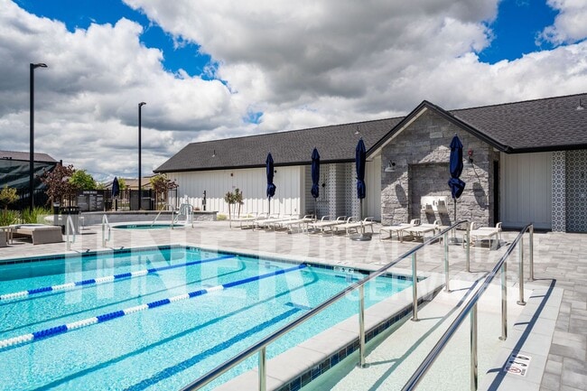 Building Photo - 2231 Oswego St