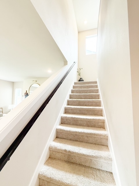 Building Photo - 2405 NE Waterlily Wy