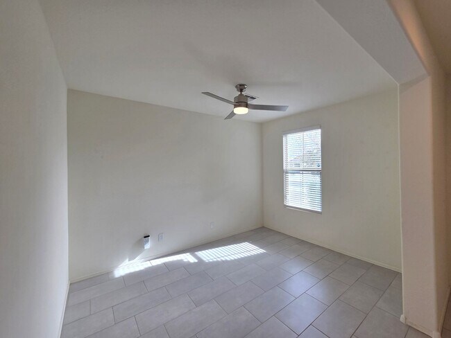 Building Photo - Move in Specials! Two weeks free rent! Beautiful 3-bed, 2-bath in North Cooper Canyon!