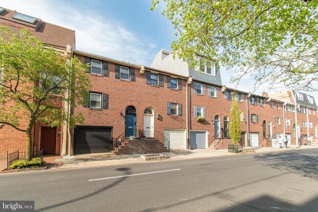 Building Photo - 815 Lombard St