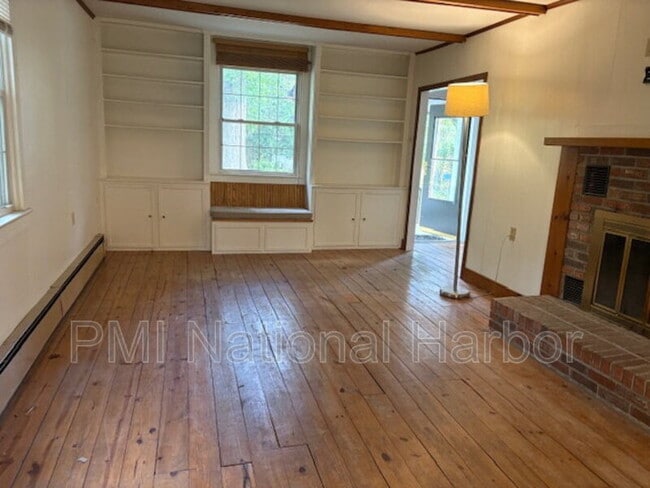 Building Photo - 611 Rosemere Ave