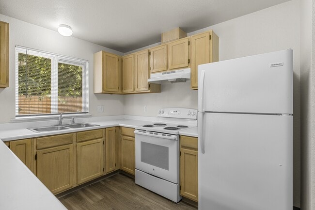 Building Photo - 3040 Sheraton Ct