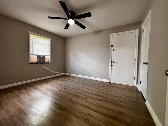 Building Photo - Cozy 1 bedroom in Fairborn! Newly renovated