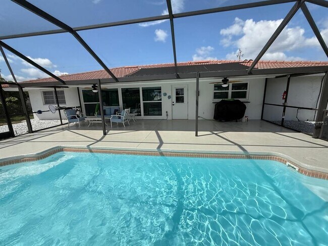 Building Photo - 1425 Appian Dr
