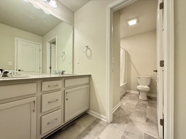 Building Photo - 2809 Willow Ct