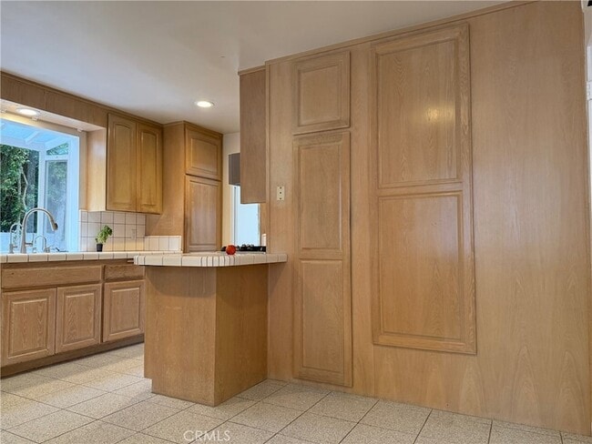 Building Photo - 27845 Hawthorne Blvd