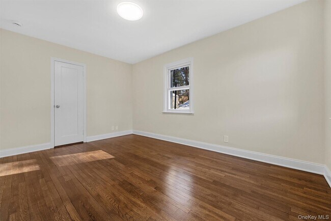 Building Photo - 913 Parkway Pl