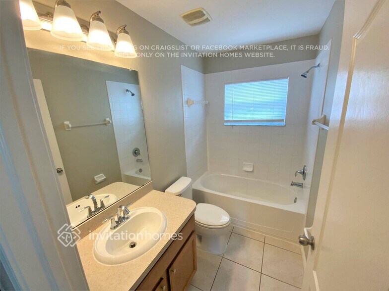 Building Photo - 7530 Maroon Peak Dr