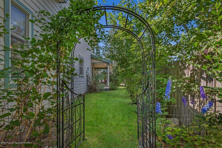 Building Photo - 1359 Wald Dr