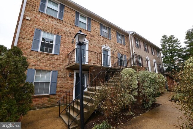 Building Photo - 935 S Rolfe St