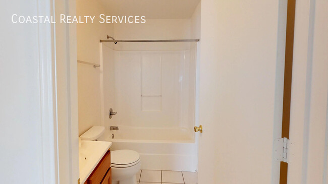 Building Photo - 895 Silverwood