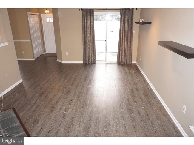 Building Photo - 203 Steeplechase Ct
