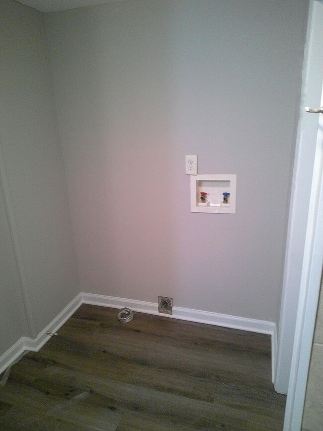 Building Photo - 779 Ridge Crest Dr