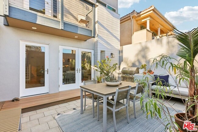 Building Photo - 665 Washington Blvd