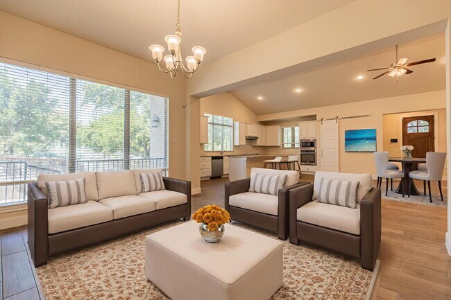 Building Photo - 128 Elizabeth Rd