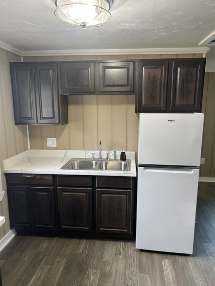 Building Photo - 2210 Broadway St