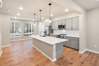 Building Photo - Kenmore Townhome | 4 Bed 3.5 Bath | $3,725