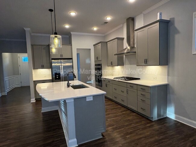 Building Photo - 1664 Highpoint St