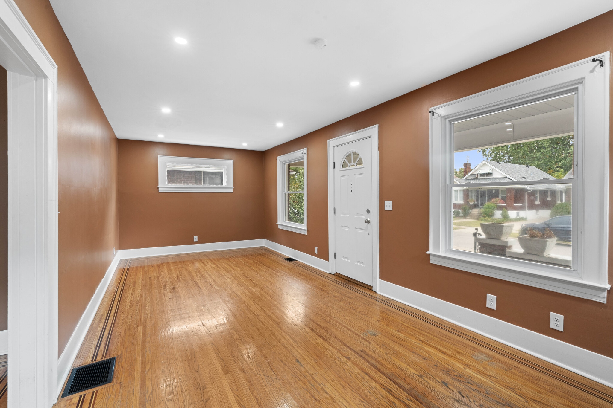 Building Photo - 2416 Sherry Rd