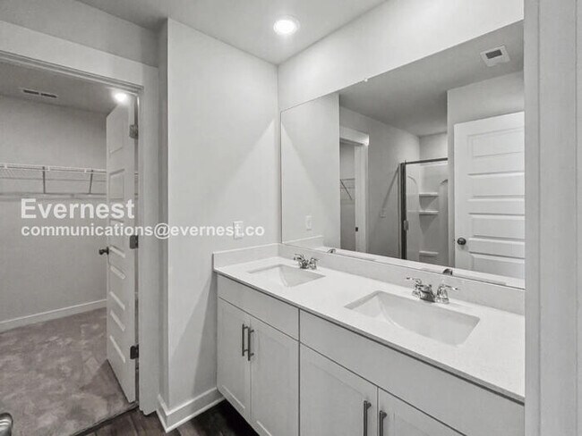 Building Photo - 2284 Robert Gwynne Dr