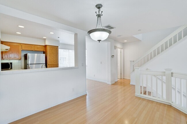 Building Photo - Amazing Floor Plan Multi Level Townhome in North San Jose @ California Northpointe