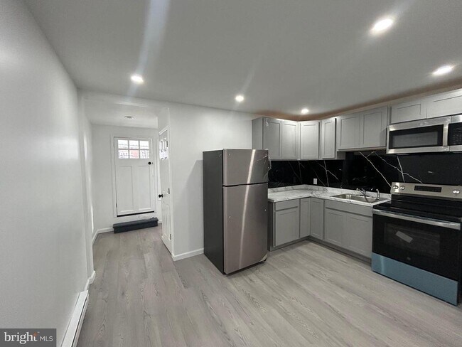 Building Photo - 222 W Patterson St