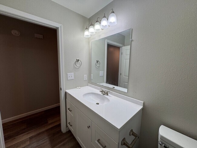 Building Photo - 4120 W 56th Pl